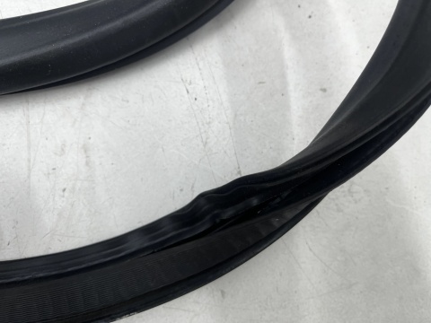 Uszczelka Opel Insignia A 08-17r. guma lewych przednich drzwi