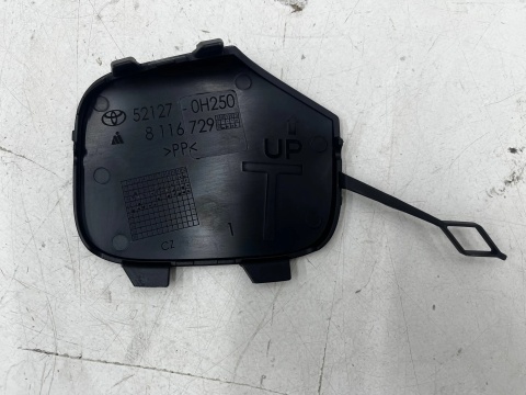 Zaślepka haka holowniczego Toyota Aygo 2 II 14-22r. przód oryginalna zaślepka zderzaka listwa 521270h250