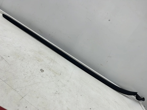 Listwa Ford Galaxy MK3 15-23r. prawa nakładka zgarniająca szyby przedniej czołowej zaślepka Numer katalogowy części (OEM): em2b