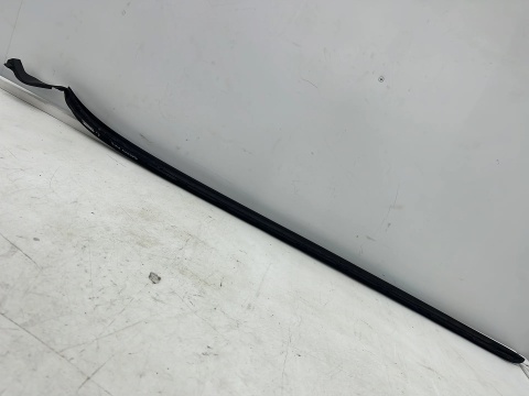 Listwa Ford Galaxy MK3 15-23r. prawa nakładka zgarniająca szyby przedniej czołowej zaślepka Numer katalogowy części (OEM): em2b
