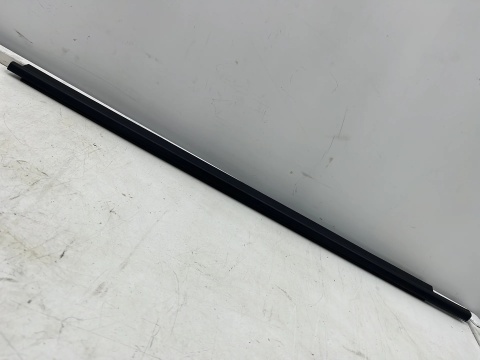 Listwa Hyundai i10 I 07-13r. NOWA lewa przednia uszczelka drzwi zewnętrzna szyby zgarniająca lewy przód 822100x000