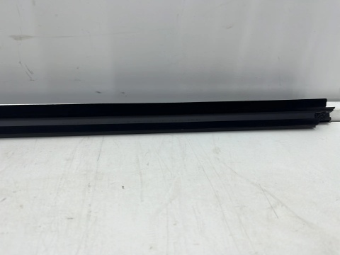 Listwa Hyundai i10 I 07-13r. NOWA lewa przednia uszczelka drzwi zewnętrzna szyby zgarniająca lewy przód 822100x000