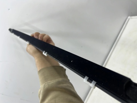 Listwa Hyundai i40 11-19r. NOWA lewa tylna uszczelka drzwi SATYNA zewnętrzna szyby zgarniająca lewy tył 832103z010