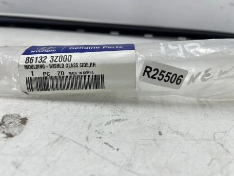 Listwa Hyundai i40 11-19r. NOWA prawa nakładka zgarniająca szyby przedniej czołowej zaślepka 861323z000