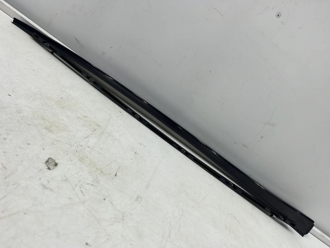 Listwa Hyundai i40 11-19r. NOWA prawa nakładka zgarniająca szyby przedniej czołowej ze ślizgiem zaślepka 861323z000 861393z000