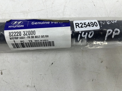 Listwa Hyundai i40 11-19r. NOWA prawa przednia uszczelka drzwi CHROM zewnętrzna szyby zgarniająca prawy przód 822203z000