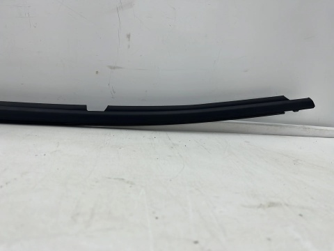 Listwa Toyota Corolla XI E18 SEDAN 13-19r. NOWA lewa tylna uszczelka drzwi zgarniająca zewnętrzna szyby lewy tył 75740-02300