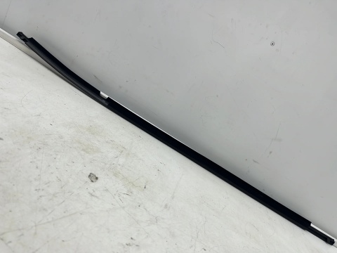 Listwa Toyota Corolla XI E18 SEDAN 13-19r. NOWA lewa tylna uszczelka drzwi zgarniająca zewnętrzna szyby lewy tył 75740-02300
