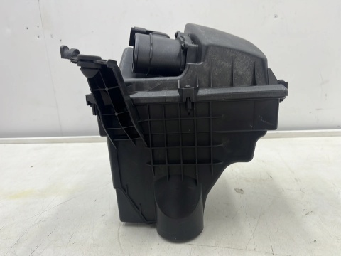 Obudowa filtra powietrza Ford Focus C-max Volvo C30 C40 V40 04-11r 1.6d 1.6b TDCi nowa obudowa z przepływomierzem