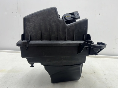 Obudowa filtra powietrza Ford Focus C-max Volvo C30 C40 V40 04-11r 1.6d 1.6b TDCi nowa obudowa z przepływomierzem