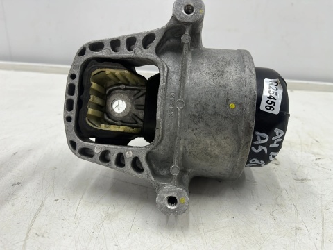 Poduszka silnika Audi A4 B9 8w Audi A5 II 8w F5 15-24r prawe mocowanie łapa silnika oryginalna 8w0199372cp