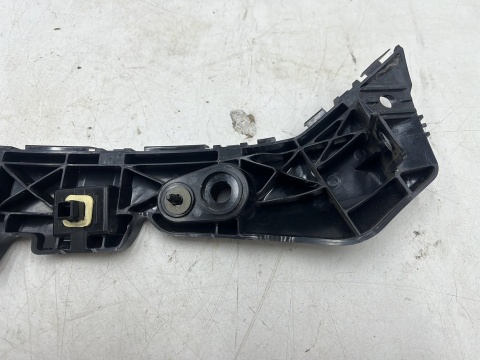 Ślizg Mazda 2 III DJ 14r- lewe przednie mocowanie wspornik uchwyt zderzaka d09h502j1