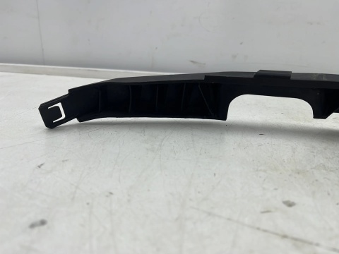 Ślizg Opel Insignia A 08-17r. lewy przód mocowanie zderzaka lewe 13250570