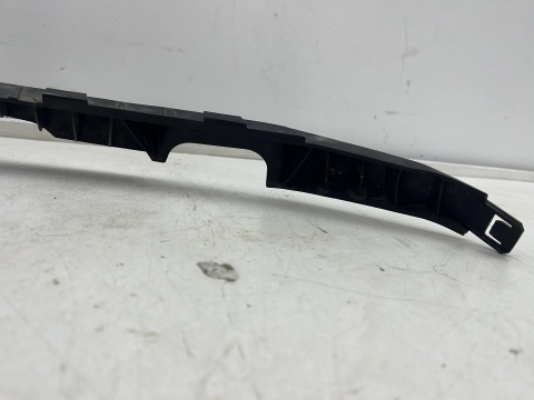 Ślizg Opel Insignia A 08-17r. prawy przód mocowanie zderzaka prawe 13250571