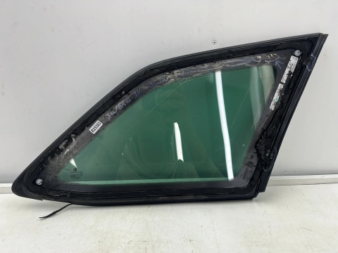 Szyba boczna Skoda Superb 3 III 15-24r. kombi lewy tylny trójkąt karoseryjna 3v9845297