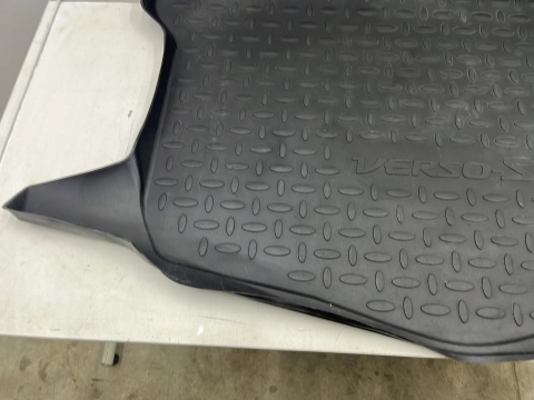 Wykładzina Toyota Verso S VersoS 10-17r. gumowa wanna bagażnika wycieraczka oryginalna pz434-d0200-pj