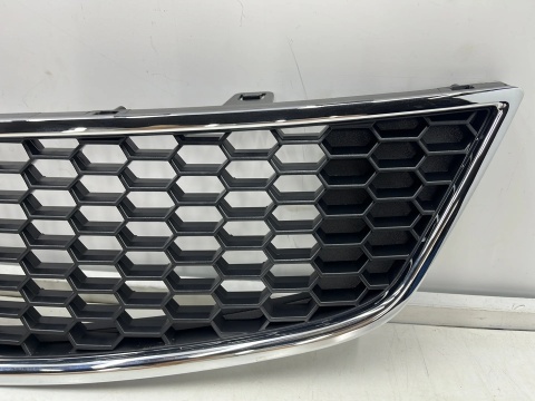 Atrapa Chevrolet Spark 3 III 10-15r. grill przednia maskownica zderzaka 95961829