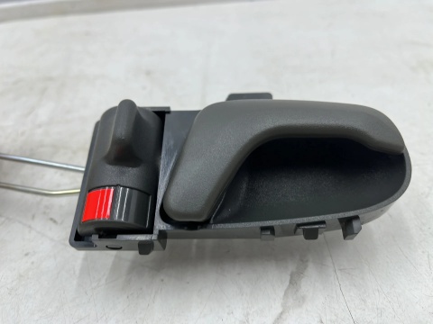 Klamka Suzuki Swift 2 II 89-03r. wewnętrzna rączka uchwyt drzwi prawa przednia 83110-80e70-t01