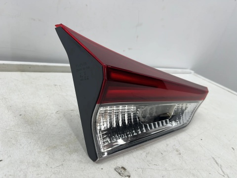 Lampa Toyota Auris II E18 Corolla HB LIFT 15-18r. lewa tylna LED w klapę bagażnika EU Oryginalna nowa 81591-02880