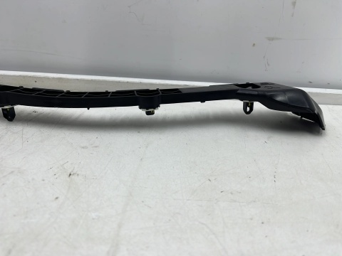 Ślizg Toyota Corolla E16 E17 13-19r. lewe tylne mocowanie zderzaka wspornik lewy tył 52576-02120