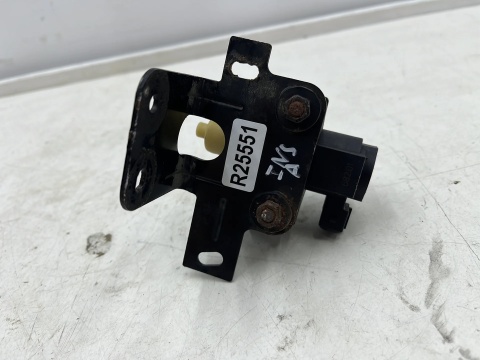 Zawór podciśnienia Opel Insignia A Zafira B Corsa D Astra H 04-17r. 1.9 2.0 1.3 CDTI 55563534