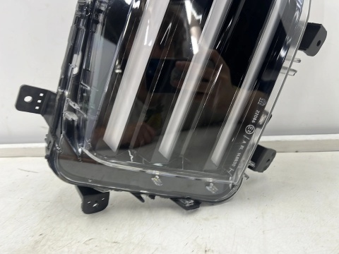 Lampa reflektor Peugeot 208 II 2008 II LIFT 23r.- PRAWY przedni LED DRL w zderzak światło do jazdy dziennej 9850423580