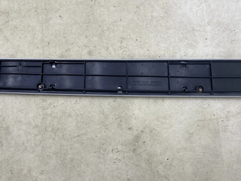 Nakładka progu Volvo XC60 I 08-17.r prawa listwa stopien próg prawy zewnętrzny pod drzwiami 31253572 31370019