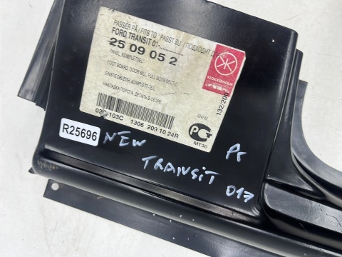 Poszycie Ford Transit V 5 mk7 00-13r. NOWY prawy przedni próg drzwi nadkole ćwiartka reperaturka dolna Klokkerholm 2509052