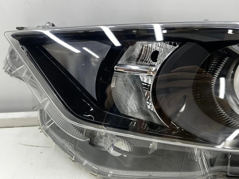Lampa reflektor Toyota Yaris 4 IV XP21 Mazda 2 Hybrid 20r.- lewa przednia Soczewka EU oryginalny lewy przód Koito K0-6