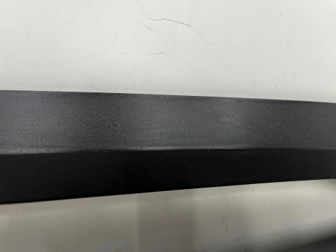 Listwa Opel Mokka B Mokka-e 20r.- prawa przednia dolna nakładka drzwi bocznych prawy przód 9841010580