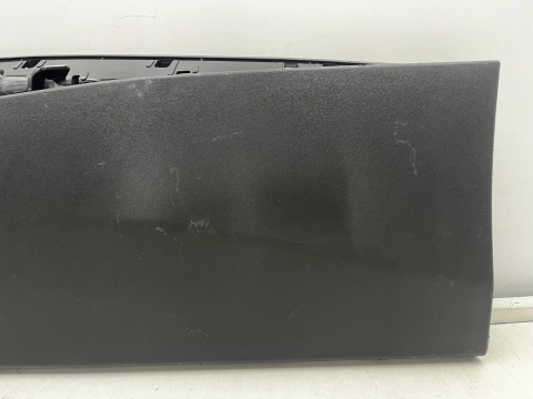 Listwa Peugeot 3008 II 16-24r. lewa tylna nakładka dolna drzwi lewy tył 9811404577