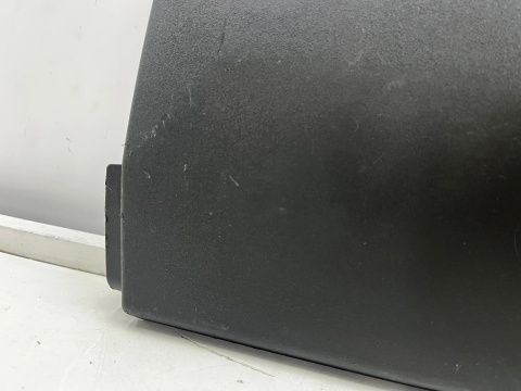 Listwa Peugeot 3008 II 16-24r. lewa tylna nakładka dolna drzwi lewy tył 9811404577