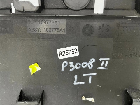 Listwa Peugeot 3008 II 16-24r. lewa tylna nakładka dolna drzwi lewy tył 9811404577