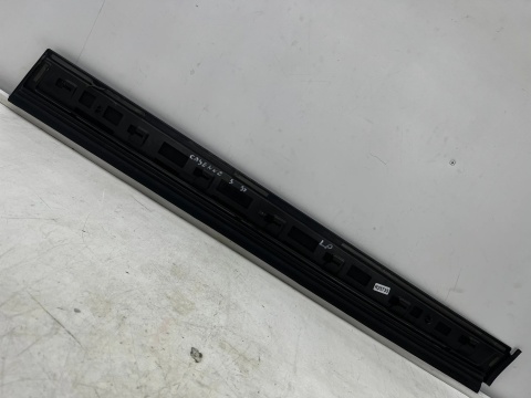 Listwa Porsche Cayenne III 9y 17r.-LEWA przednia dolna nakładka drzwi bocznych strukturalna lewy przód 9y0837095