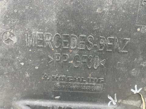Osłona podwozia Mercedes W177 18r.- prawa dolna płyta boczna oryginalna a1776808603