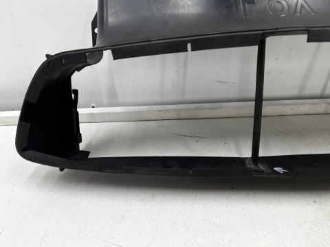Osłona chłodnicy BMW M3 F80 M4 F82 F83 14-21r. DOLNA kierownica powietrza pasa przedniego wlot intercoolera atrapy 8055843