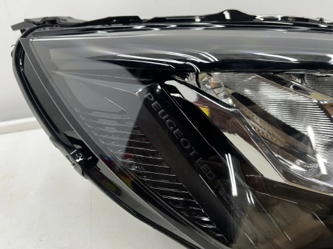 Lampa reflektor Peugeot 208 II 2008 II 19r.- PRAWA przednia full LED Europa 9855524880