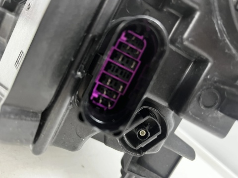 Lampa reflektor Porsche Cayenne III 9y LIFT 23r.- PRAWA przednia MATRIX Europa 9y0941060t