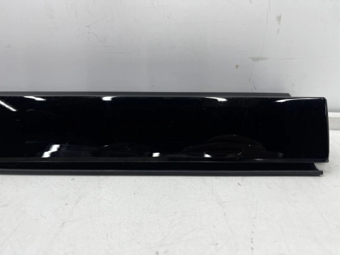 Listwa Porsche Cayenne 3 III 9y S GTS 17r.- prawa tylna nakładka dolna drzwi połysk prawy tył 9y0839096