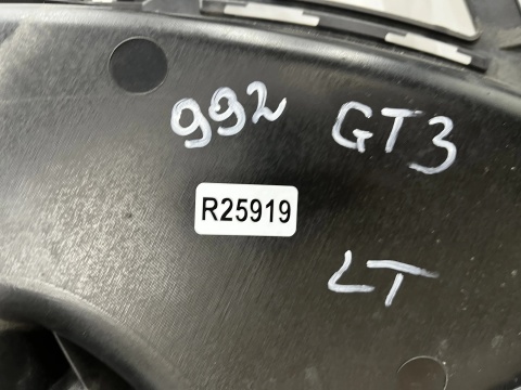 Ślizg Porsche 911 992 GT3 21r.- lewe tylne mocowanie zderzaka prowadnica lewy tył 992807193e 992129407n