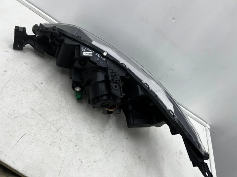 Lampa reflektor Mitsubishi Eclipse Cross 17-20r. PRAWA przednia LED + soczewka Europa 9 pin prawy przód