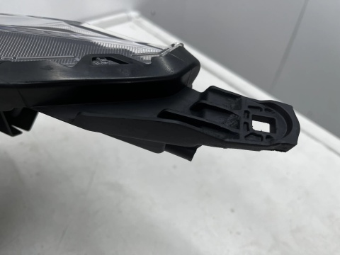 Lampa reflektor Mitsubishi Eclipse Cross 17-20r. PRAWA przednia LED + soczewka Europa 9 pin prawy przód