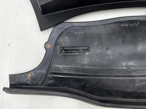 Podszybie Opel Zafira B 05-14r. uszczelka dysze spryskiwaczy szyby kompletne 13142034