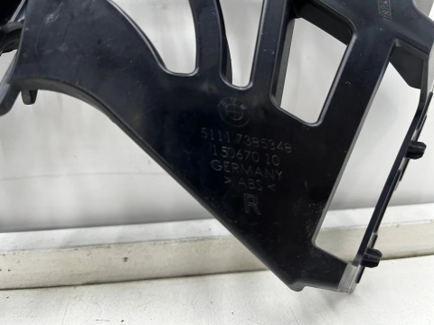 Ślizg BMW G30 G31 przedlift 17-20r. prawe przednie mocowanie zderzaka błotnika wspornik prawy przód 7385348