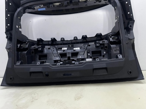 Klapa bagażnika Peugeot 5008 3 III 24r.- tylna 9841607080