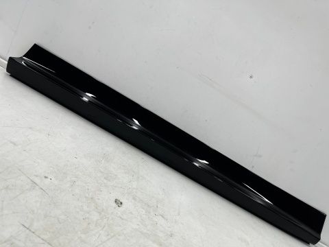 Listwa Porsche Cayenne 3 III 9y S GTS 17r.-prawa przednia dolna nakładka drzwi bocznych prawy przód 9y0837096e