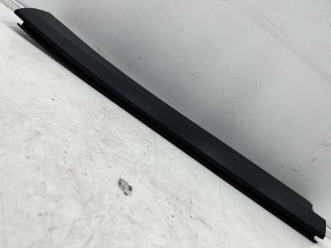 Listwa Porsche Cayenne III 9y 17r.- prawa tylna nakładka dolna drzwi strukturalna prawy tył 9y0839095