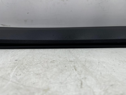 Listwa Porsche Cayenne III 9y 17r.- prawa tylna nakładka dolna drzwi strukturalna prawy tył 9y0839095