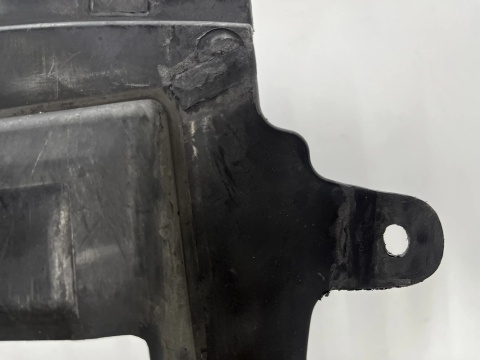 Osłona pod silnik BMW M3 F80 M4 F82 F83 14-21r. płyta dolna podwozia pod silnik 8054269