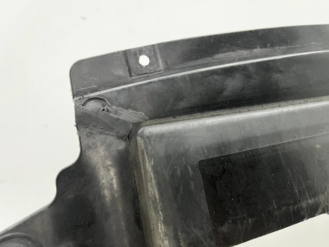 Osłona pod silnik BMW M3 F80 M4 F82 F83 14-21r. płyta dolna podwozia pod silnik 8054269